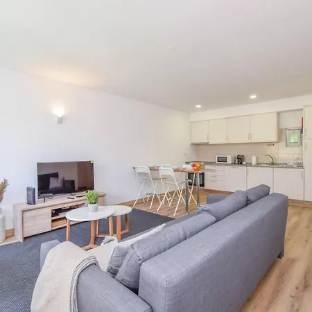Apartmán Ensolarado Com Terraco - 10 Minutos Da Parede