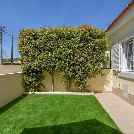 Apartmán Ensolarado Com Terraco - 10 Minutos Da *